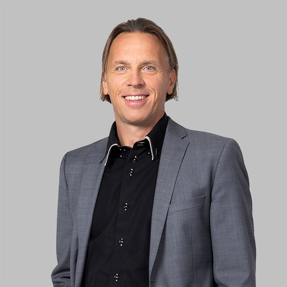 Dr. Andreas Ulrich – Chief Operating Officer (COO)
